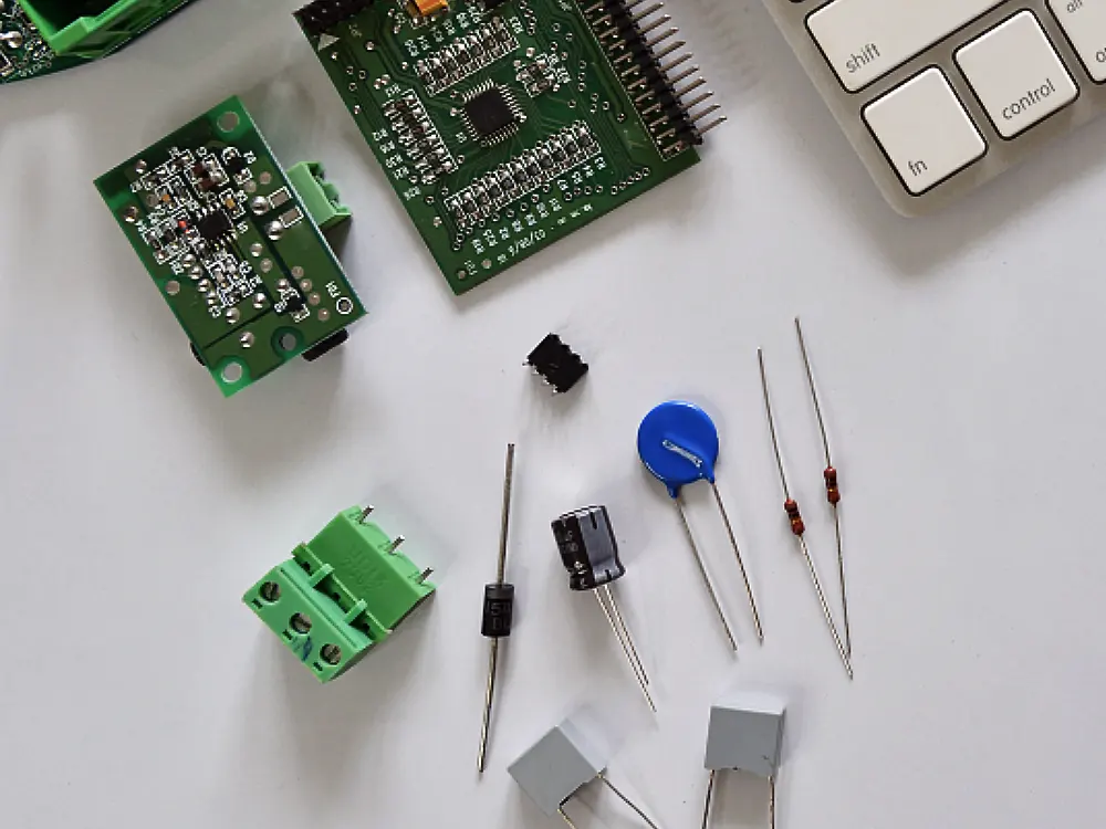partes de uma placa de circuito_componentes da placa de circuito eletrônico